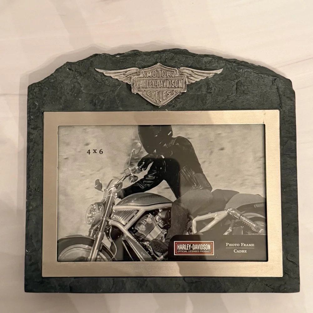 Harley-Davidson Gray Stone & Silver Rim with Raised Silver Emblem 4x6 Pic Frame